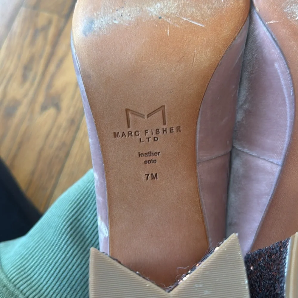 Women's Marc Fisher Zack Velvet & Glitter Pink Block Heel Pumps 7 - Picture 9 of 9